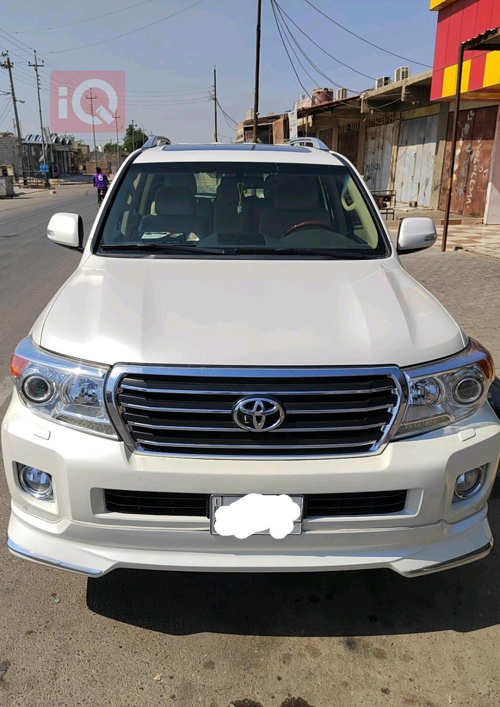 تۆیۆتا لاند کروزەر